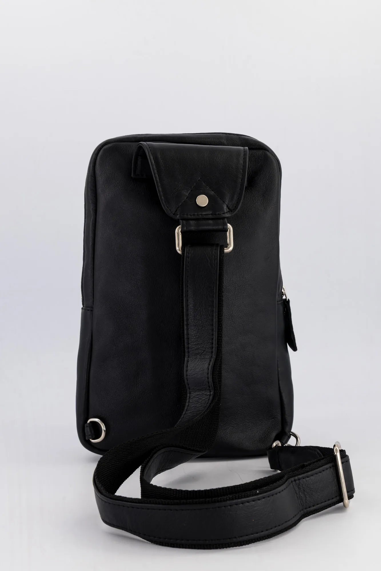 Tom Voyager Leather Sling Bag - Black