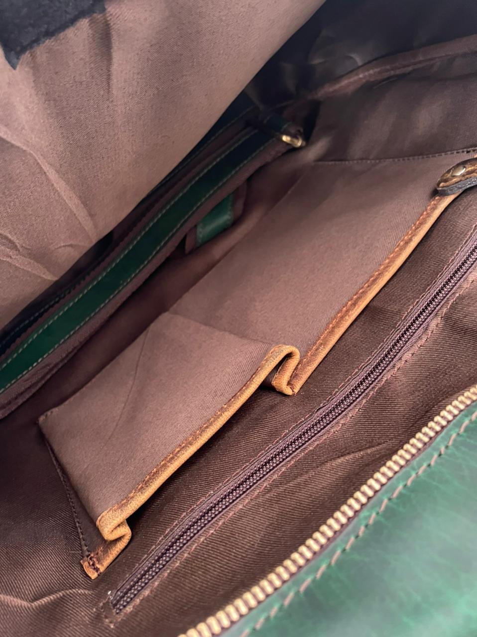 Emerald leather bag - genuine leather bag - messenger bag - emerald green - detail