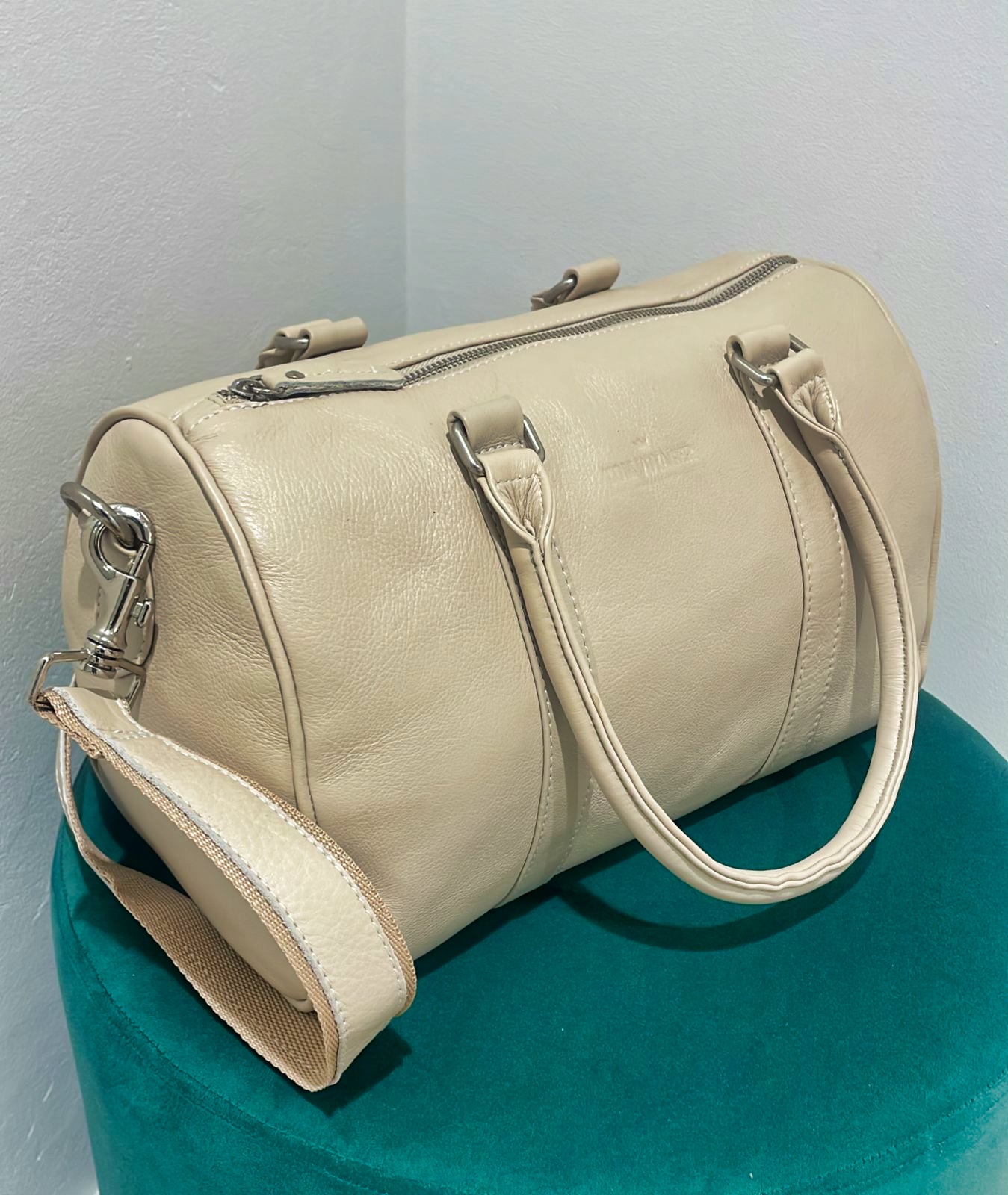 Finn leather bag white