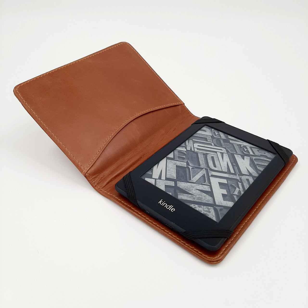 Nomad Brown Kindle Cover - Tom Voyager SA