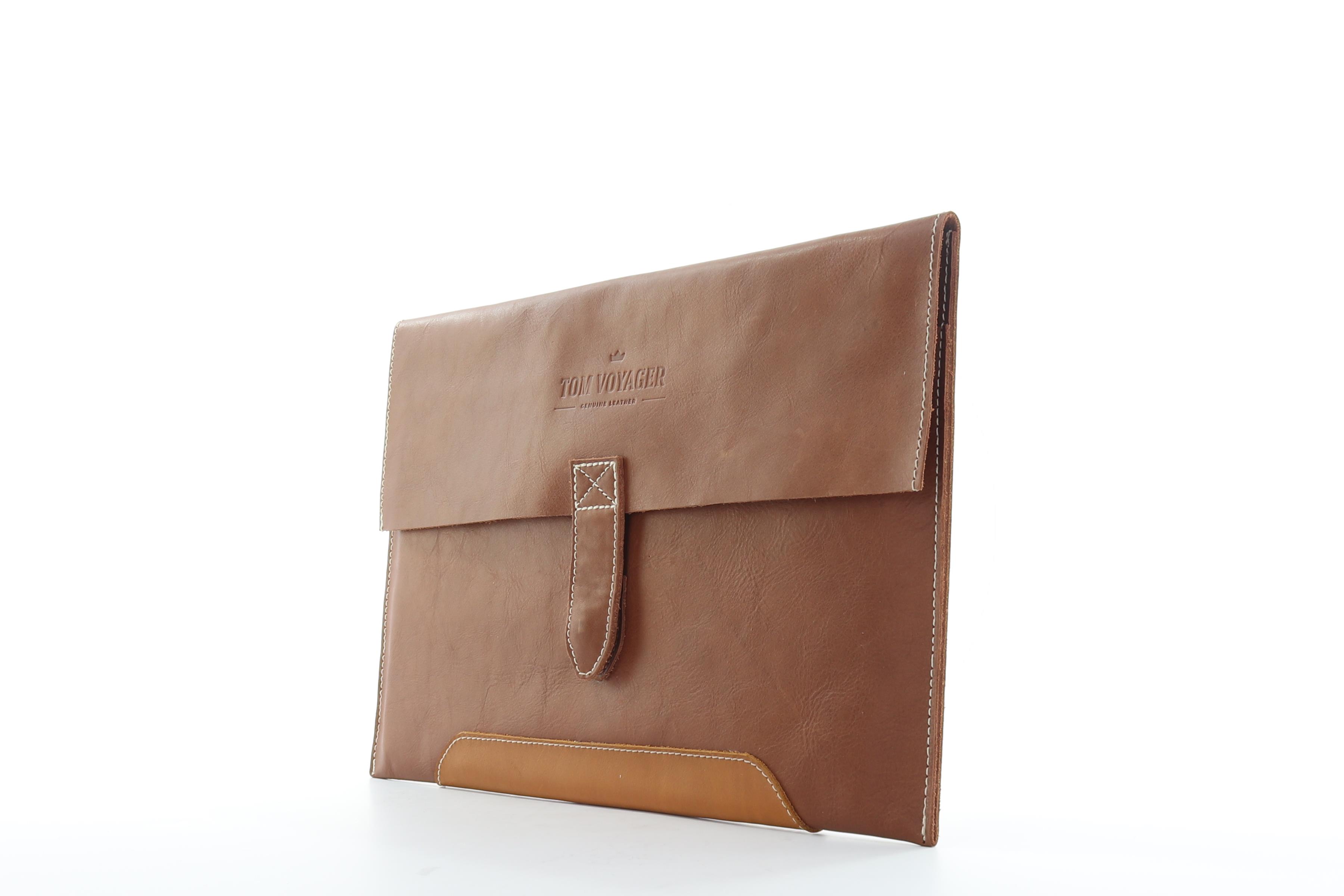 Cedar Leather Sleeve