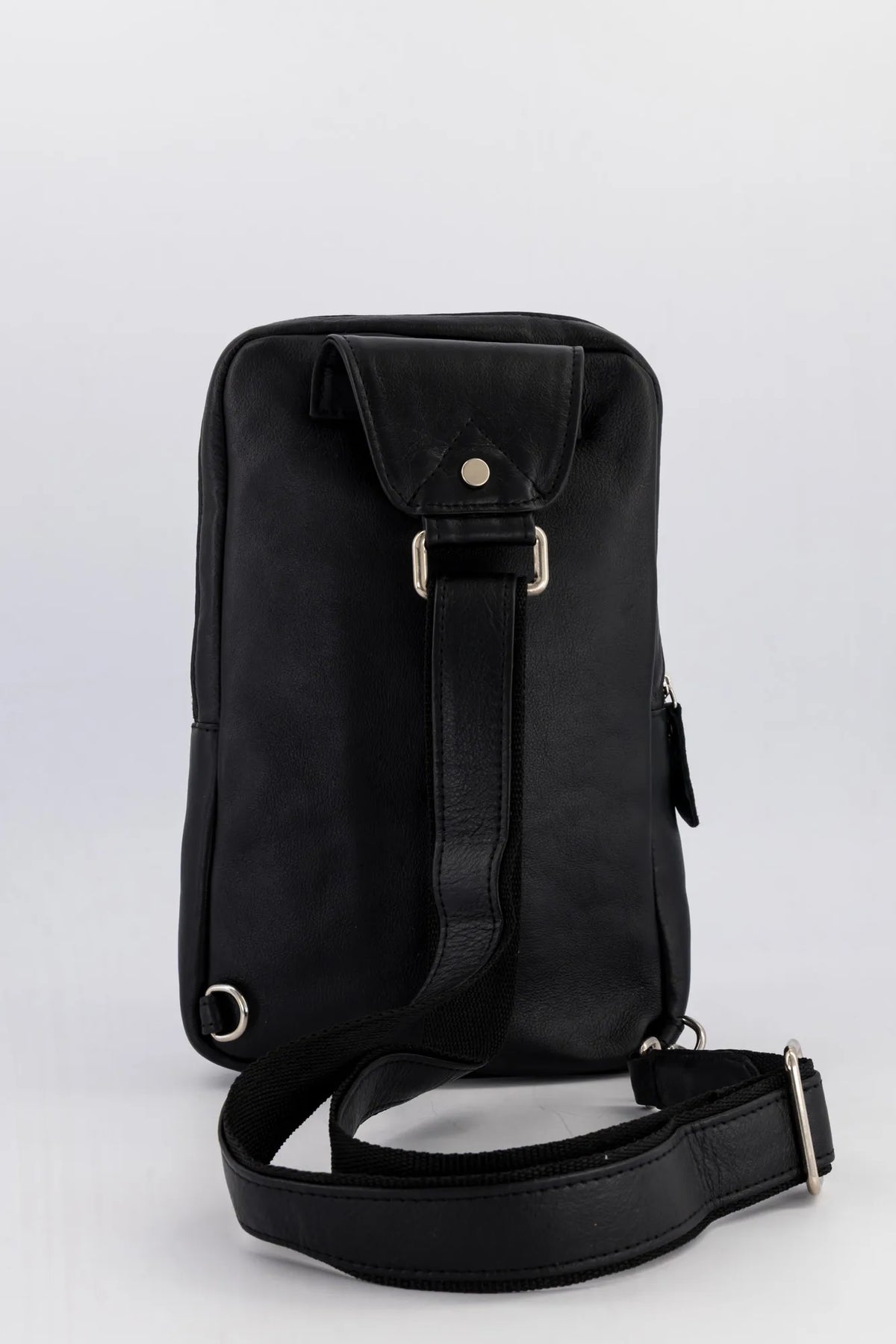 Tom Voyager Leather Sling Bag - Black